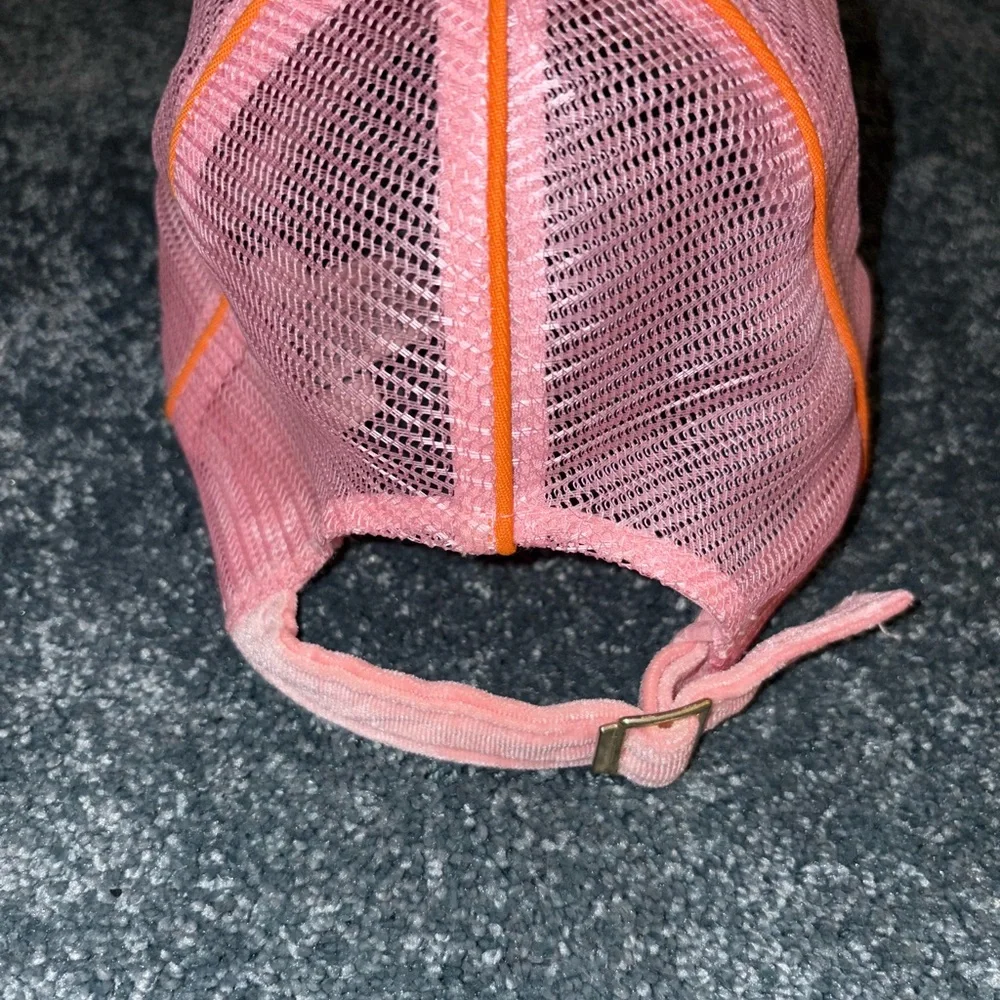 💋 NWOT Urban Outfitters x Juicy Couture Trucker Hat 💄